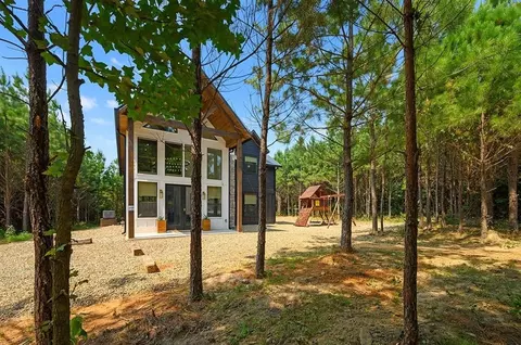 Exterior - 152 Weeping Willow Trl, Broken Bow, OK 74728 photo 2 of 10