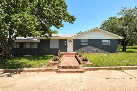 420 E 12th St, Chandler, OK 74834