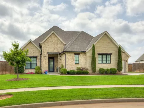 2312 Stone Mill Ct, Yukon, OK 73099