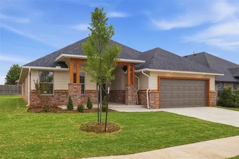 9033 NW 74th St, Yukon, OK 73099