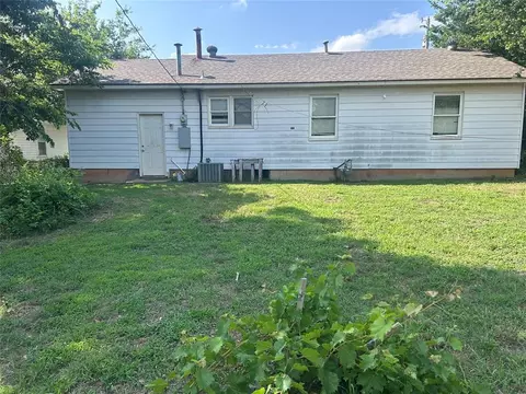 1012 N Locust Ln, Midwest City, OK 73110