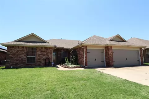 1712 SW 33rd St, Moore, OK 73160