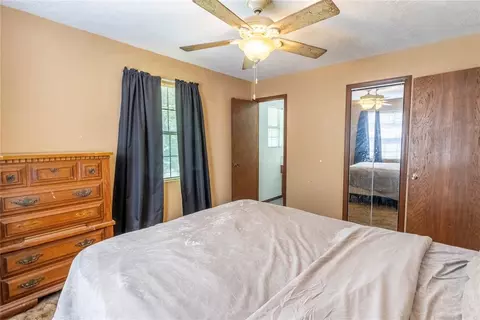 Bedroom - 342302 E 1070 Rd, Meeker, OK 74855 photo 2 of 4