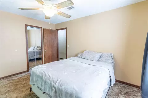 Bedroom - 342302 E 1070 Rd, Meeker, OK 74855 photo 3 of 4