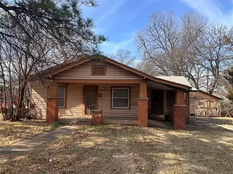 924 S 13th St, Chickasha, OK 73018