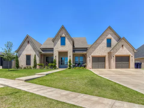 10713 NW 26th St, Yukon, OK 73099