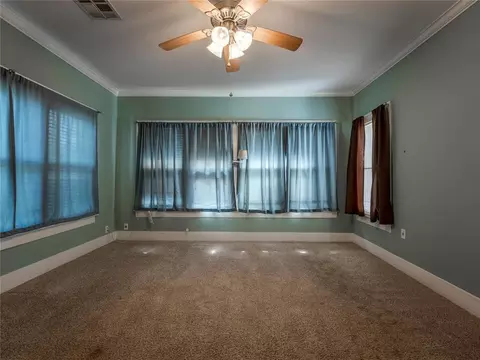 Living - 320 E Washington Ave, Guthrie, OK 73044 photo 9 of 9