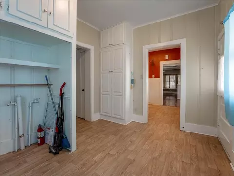 Entry Way - 320 E Washington Ave, Guthrie, OK 73044 photo 2 of 2