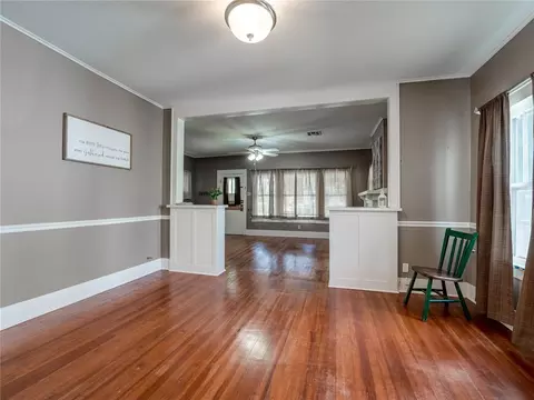 Living - 320 E Washington Ave, Guthrie, OK 73044 photo 8 of 9