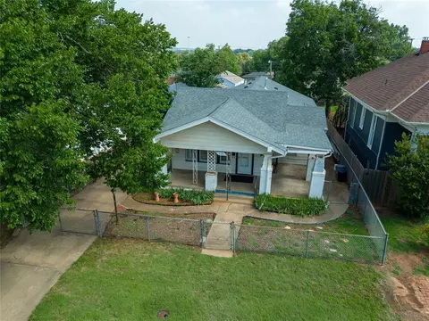 Exterior - 320 E Washington Ave, Guthrie, OK 73044 photo 4 of 7