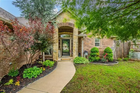 10904 Blue Sky Dr, Midwest City, OK 73130