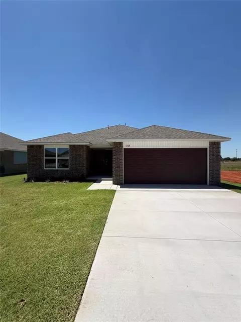 1208 E Stallion Ln, Mustang, OK 73064