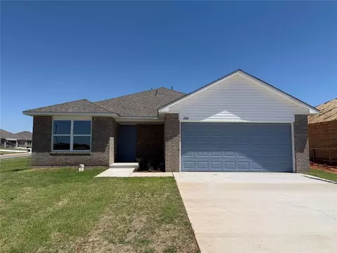 1205 E Stallion Ln, Mustang, OK 73064