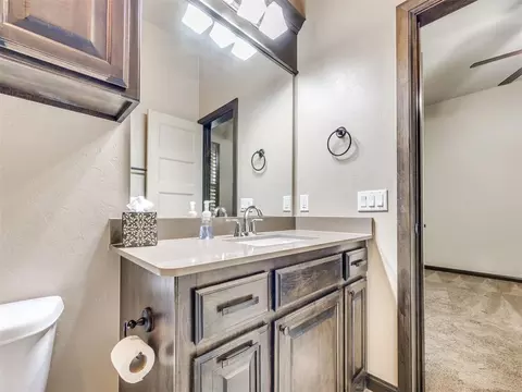Bath - 4232 Hackney Wick Rd, Norman, OK 73072 photo 7 of 11