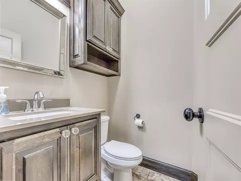 Bath - 4232 Hackney Wick Rd, Norman, OK 73072 photo 1 of 11