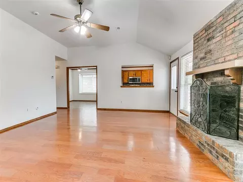 Living - 4308 Trinity Dr, Shawnee, OK 74804 photo 4 of 7