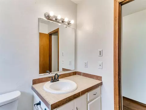 Bath - 4308 Trinity Dr, Shawnee, OK 74804 photo 6 of 6