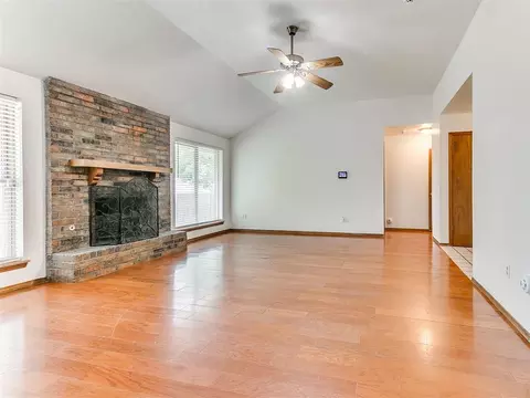 Living - 4308 Trinity Dr, Shawnee, OK 74804 photo 5 of 7