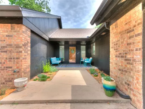 912 Stonehenge Dr, Edmond, OK 73034