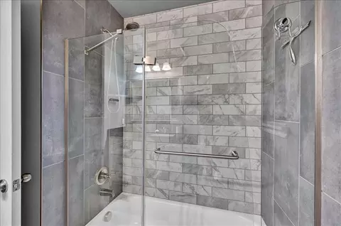 Bath - 8917 E Brian Ln, Yukon, OK 73099 photo 5 of 5