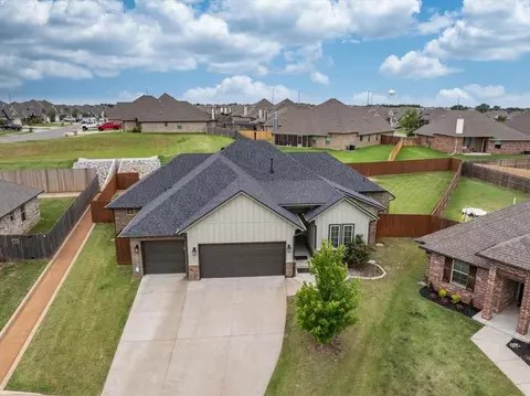 View/Area - 8917 E Brian Ln, Yukon, OK 73099 photo 1 of 5