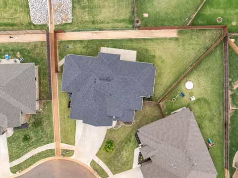 View/Area - 8917 E Brian Ln, Yukon, OK 73099 photo 3 of 5