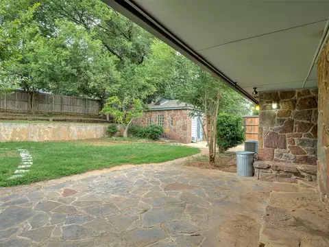 Exterior - 3609 Hampton Ct, Norman, OK 73072 photo 2 of 6