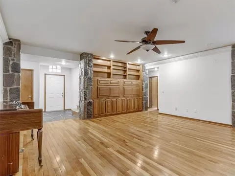 Living - 3609 Hampton Ct, Norman, OK 73072 photo 3 of 3