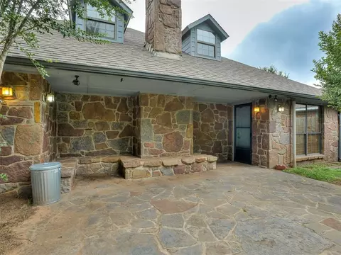 Exterior - 3609 Hampton Ct, Norman, OK 73072 photo 3 of 6
