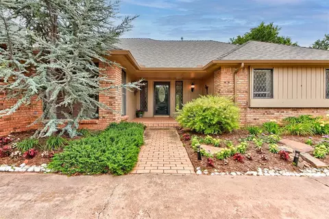 1504 Nightingale Ln, Edmond, OK 73034