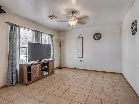 Living - 335827 E Winding Rd, Mcloud, OK 74851 photo 2 of 3