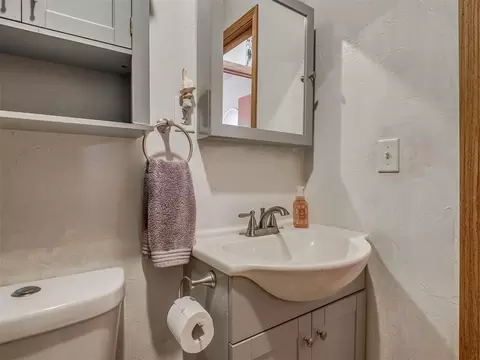 Bath - 335827 E Winding Rd, Mcloud, OK 74851 photo 3 of 4