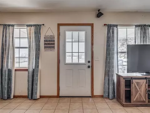 Entry Way - 335827 E Winding Rd, Mcloud, OK 74851 photo 1 of 1