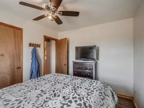 Bedroom - 335827 E Winding Rd, Mcloud, OK 74851 photo 4 of 4