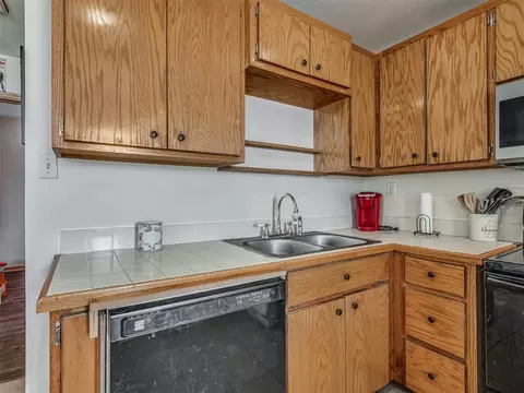 Kitchen - 335827 E Winding Rd, Mcloud, OK 74851 photo 2 of 5