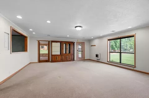 Living - 407 S Third St, Binger, OK 73009 photo 3 of 6