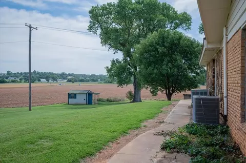 Exterior - 407 S Third St, Binger, OK 73009 photo 6 of 6