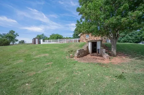 Exterior - 407 S Third St, Binger, OK 73009 photo 5 of 6