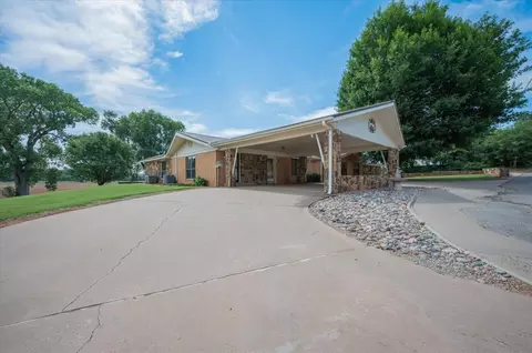Exterior - 407 S Third St, Binger, OK 73009 photo 2 of 6