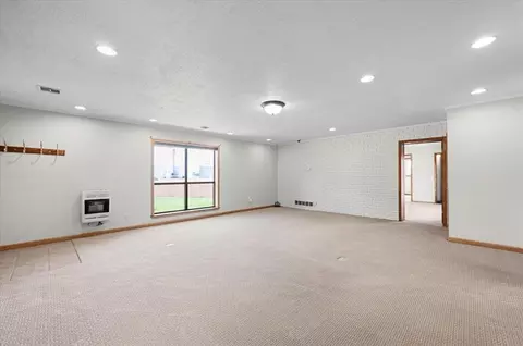 Living - 407 S Third St, Binger, OK 73009 photo 1 of 6
