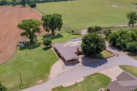 View/Area - 407 S Third St, Binger, OK 73009 photo 8 of 11