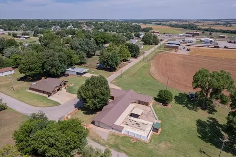 View/Area - 407 S Third St, Binger, OK 73009 photo 4 of 11