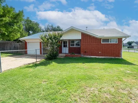 1700 N Janeway Ave, Moore, OK 73160