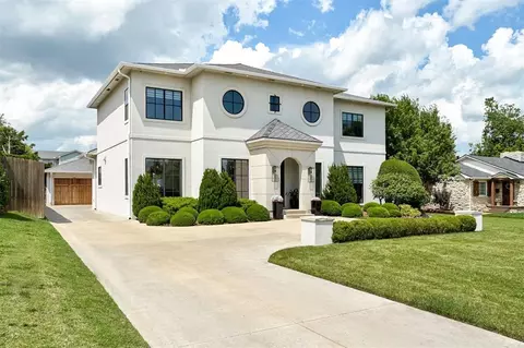 1115 Park Manor St, Nichols Hills, OK 73116