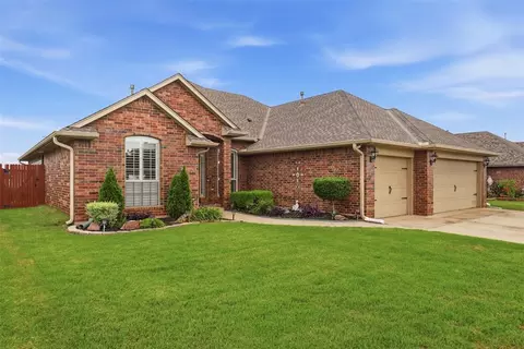 3017 Richfield Ln, Edmond, OK 73013