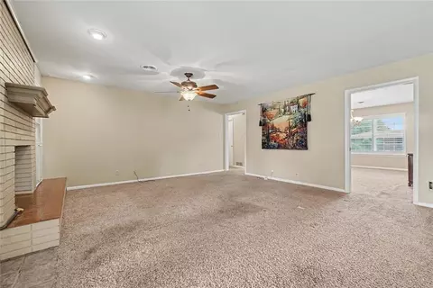 Living - 345 Lakeside Dr, Altus, OK 73521 photo 1 of 6