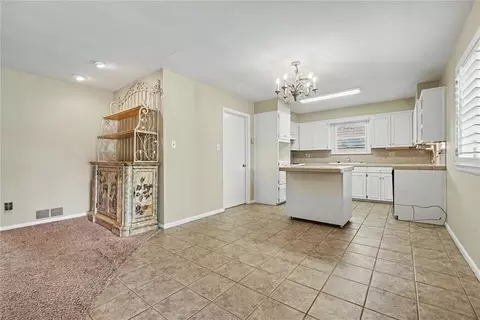 Living - 345 Lakeside Dr, Altus, OK 73521 photo 6 of 6