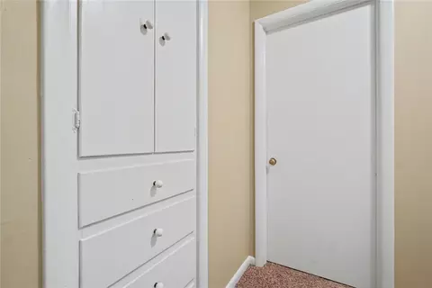 Entry Way - 345 Lakeside Dr, Altus, OK 73521 photo 2 of 4