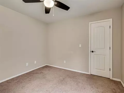 Bedroom - 417 Summit Bnd, Norman, OK 73071 photo 10 of 14