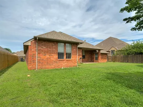 Exterior - 417 Summit Bnd, Norman, OK 73071 photo 4 of 4